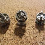 Базы RDTA сверху. Слева направо: Hazz Dripper Tank, HCigar Fodi RDTA, IVOGO Velocity RTA