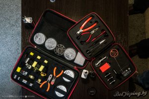 Coil Master Kbag (слева) и Coil Master DIY Kit V2 (справа)