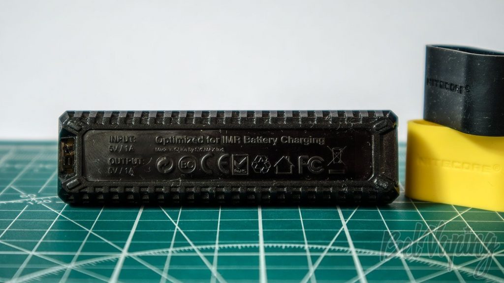 Обзор 4 компактных зарядных устройств Nitecore F1