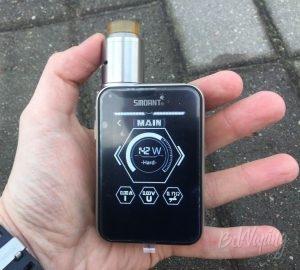 Вид боксмода Smoant Charon TS218 в руке