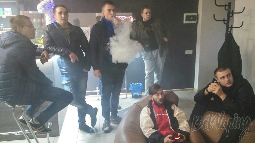 Год вейп-бару Vapor Cloud