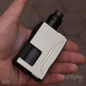 Hugsvape Surge Squonk Mod 80W в руке