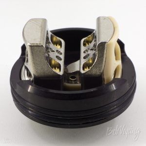 Отверстие подачи жидкости из сквонка в Reload S RDA