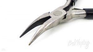 Поверхность губок в тонкогубцах WOTOFO BENT NOSE NON-SERRATED PLIERS