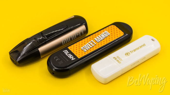 Сравнение размеров (слева направо): Justfog Minifit,Rush Disposable Starter Kit, флешка