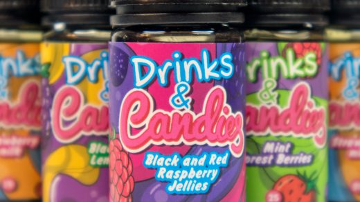 Обзор солевых жидкостей DRINKS & CANDIES от NovaCloud