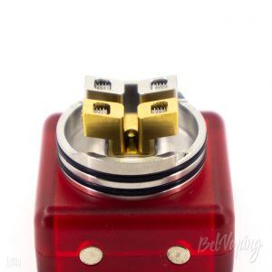 Отверстие для подачи жидкости между стойками в Dead Rabbit V2 RDA