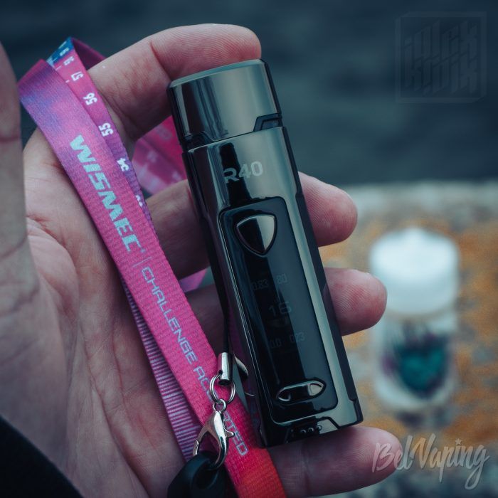 Wismec R40 в руке