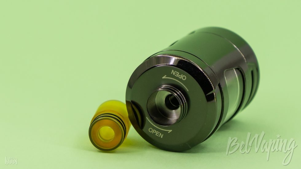 Посадочное отверстие и комплектный дриптип бака Eleaf GZeno Tank