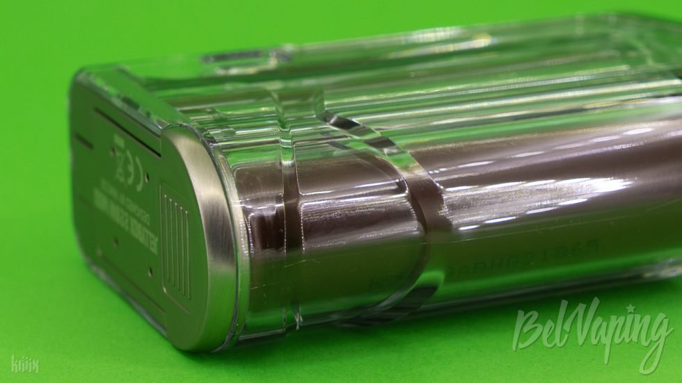 Закрытая крышка батарейного отсека JellyBox 228W Mod