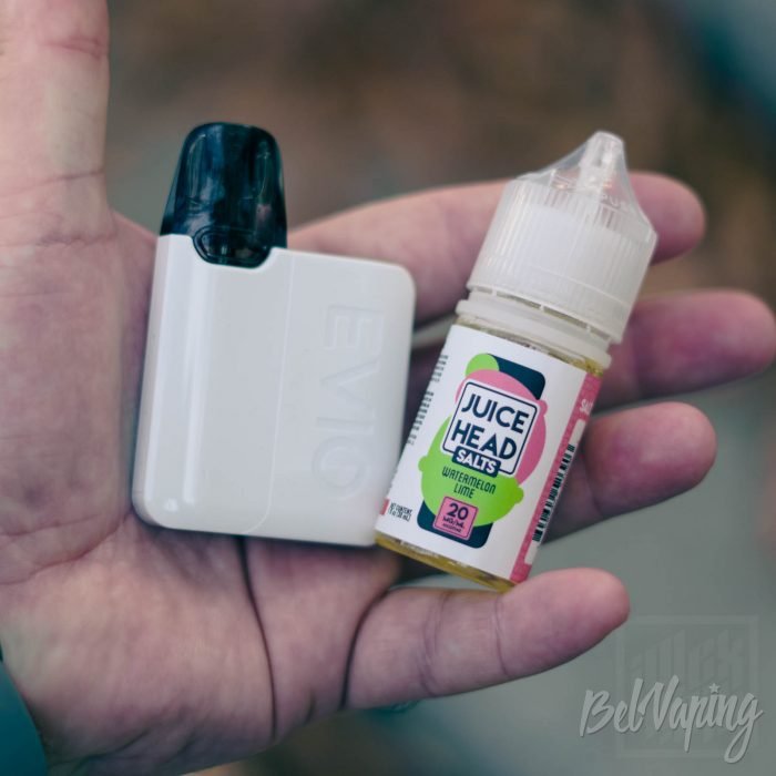Joyetech EVIO BOX - сравнение с флаконом гориллы 30 мм в руке