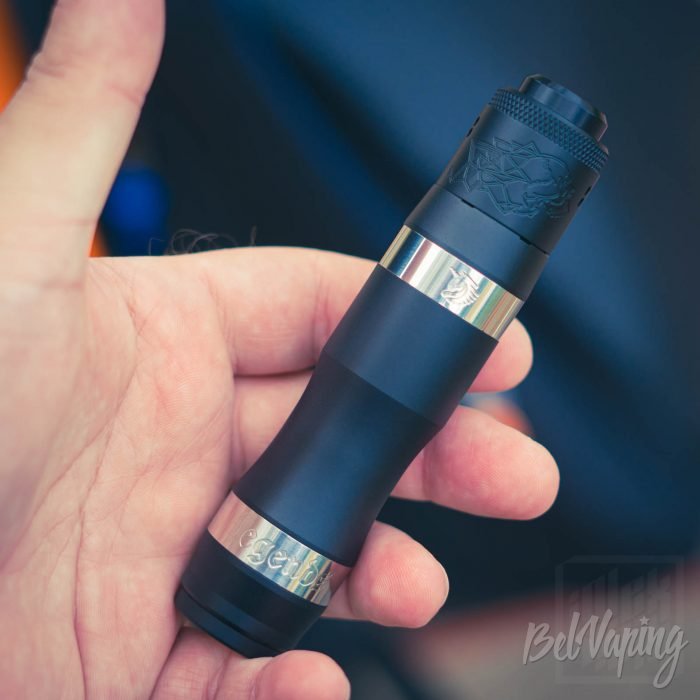 Внешний вид мехмода Vert2 Mechanical Mod от Unicorn Vapes Inc и PSDBD в руке