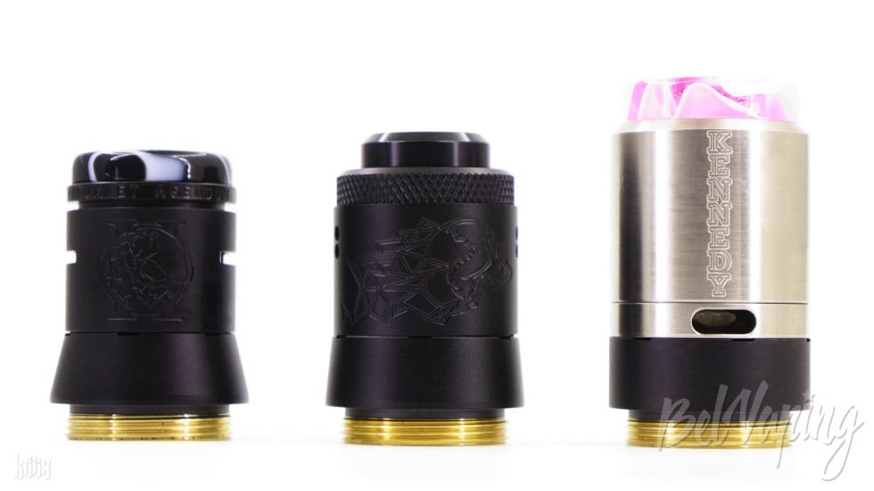 Дрипки на коннекторах мехмода Vert2 Mechanical Mod от Unicorn Vapes Inc и PSDBD (слева направо): Tannhauser Gate V2 RDA, Pandemic RDA (26 мм) и Kennedy 28mm RDA
