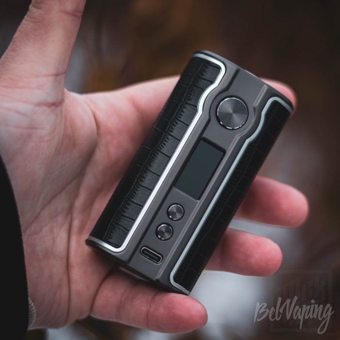 Pioneer4You IPV V200 Box Mod в руке