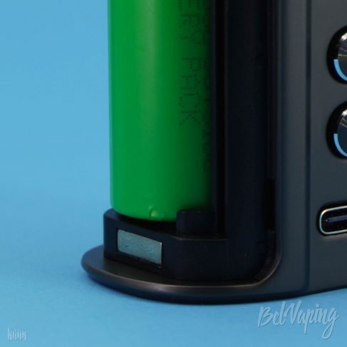 Установка аккумуляторов в Pioneer4You IPV V200 Box Mod