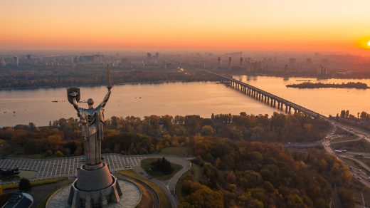 Украина приравняла вейпы и СНТ к сигаретам