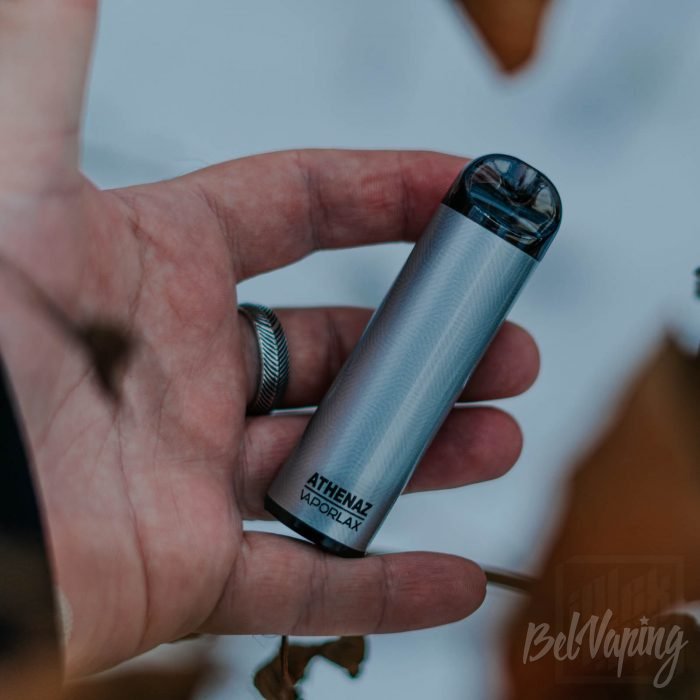 Внешний вид VaporLax Athenaz Pod в руке