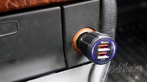 Автомобильное зарядное устройство DEFENDER UCA-100 - вид в интерьере