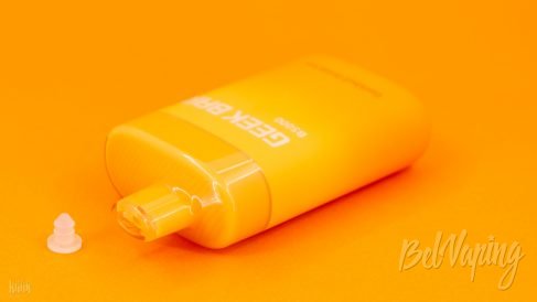 Внешний вид одноразки GeekBar B5000 сверху