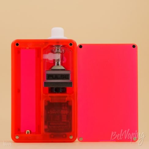 Внешний вид Vandy Vape Pulse AIO.5 под дверкой слева