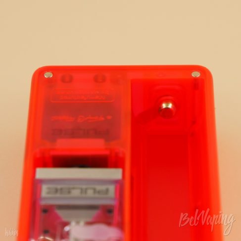 Плюсовой контакт в аккумуляторном отсеке Vandy Vape Pulse AIO.5