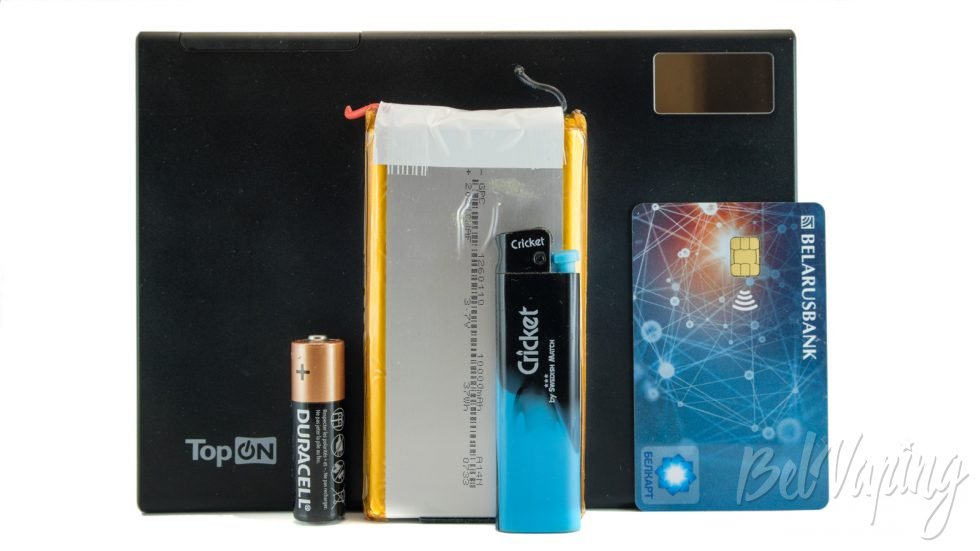 Повербанк TOP-MAX2 на 30 000 mAh - сравнение размеров