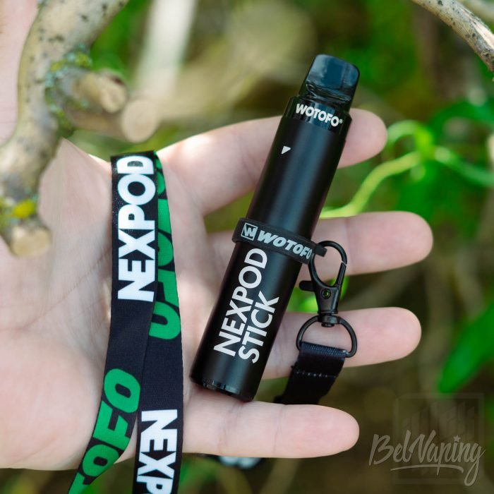 Внешний вид Wotofo nexPOD Pod Stick в руке