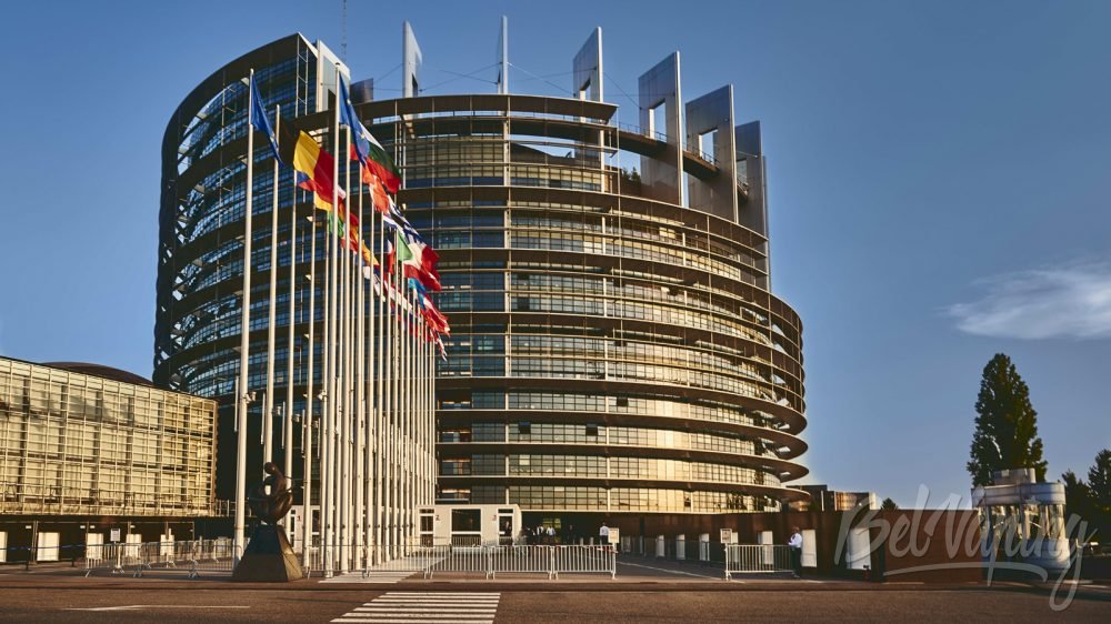 Европарламент подчёркивает потенциал вейпов для бросающих курить