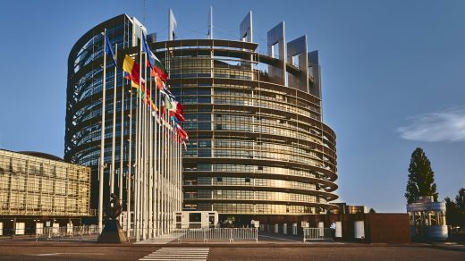 Европарламент подчёркивает потенциал вейпов для бросающих курить