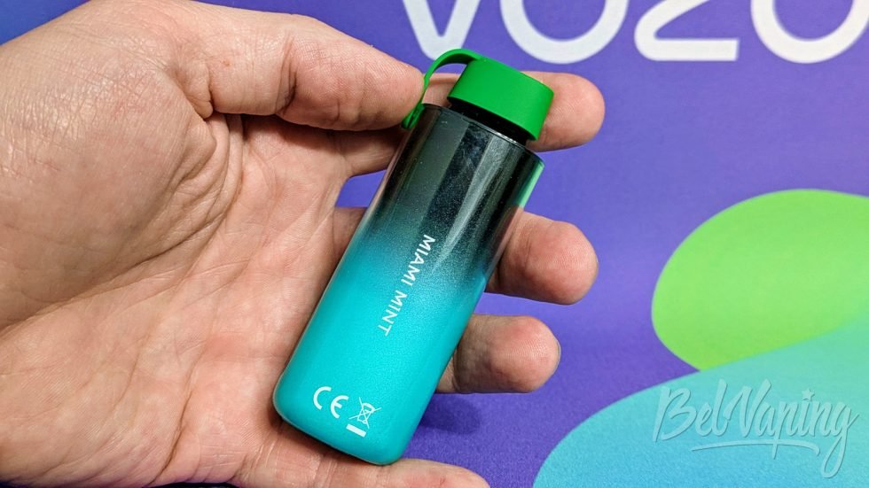 Внешний вид одноразки Vozol Neon 10000 в руке