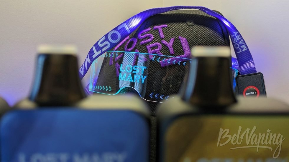 Одноразки Lost Mary BM16000 в руке