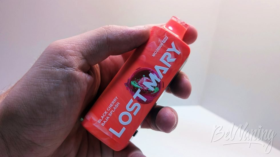 Внешний вид одноразки Lost Mary MO20000 Pro Baja Splash в руке