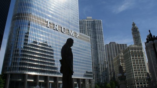 Трамп попал в заголовки газет, пообещав спасти вейпинг