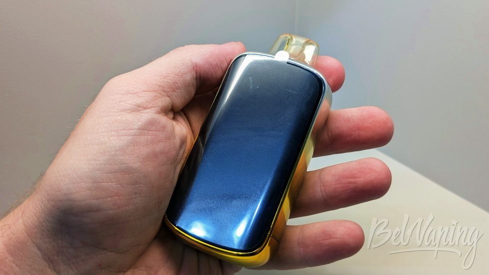 Внешний вид одноразки Flabar Luminar T25000 в руке
