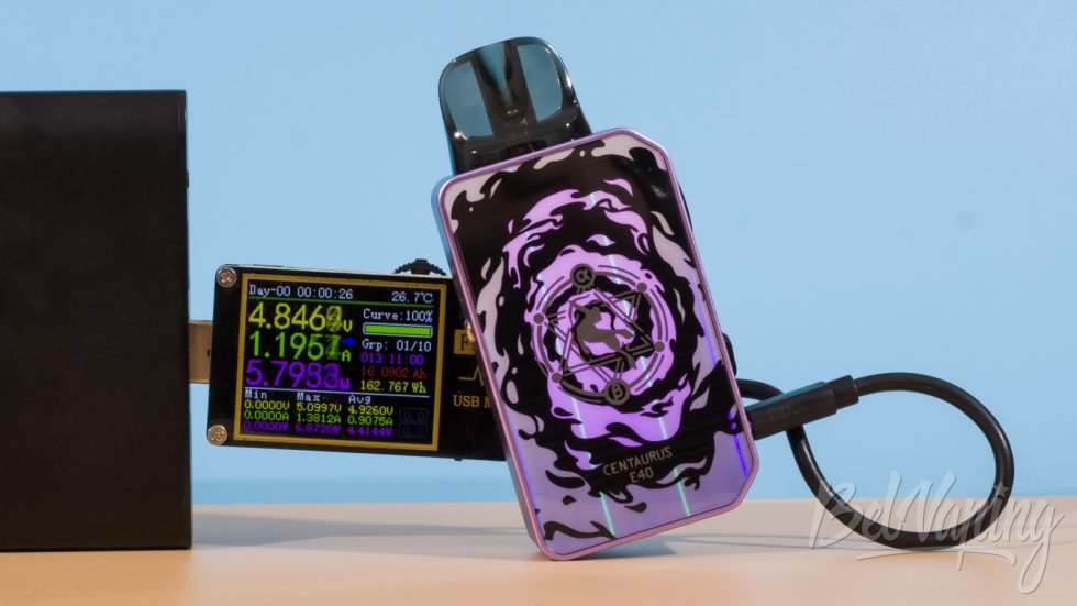 Обзор пода CENTAURUS E40 от Lost Vape - зарядка