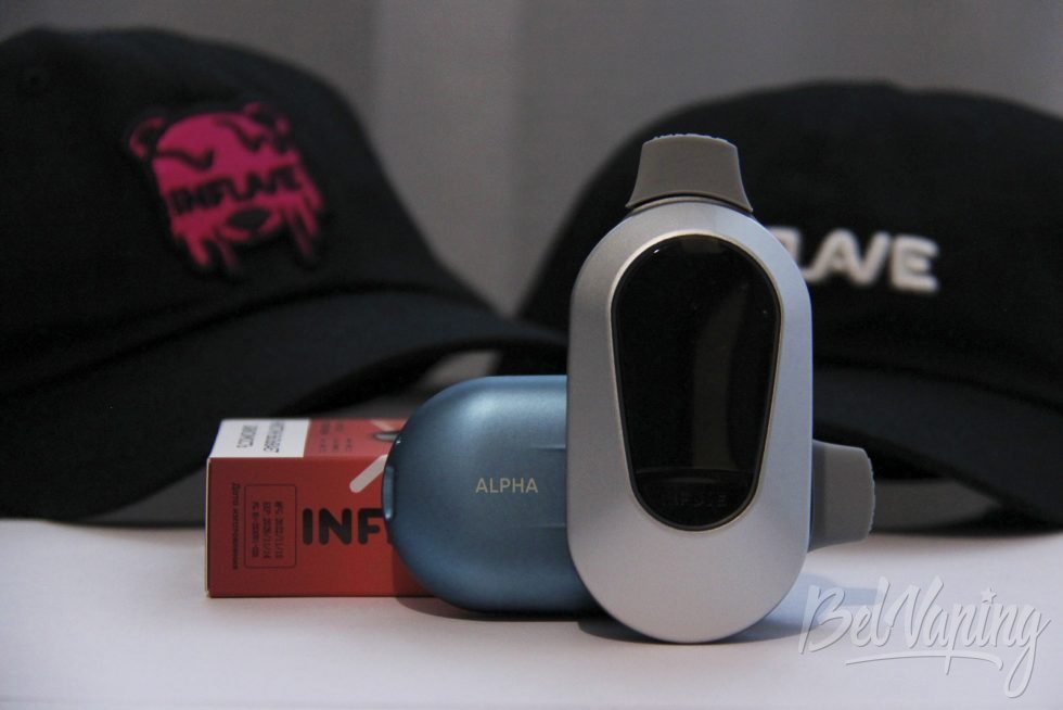 Одноразки Inflave Alpha 25000 в руке