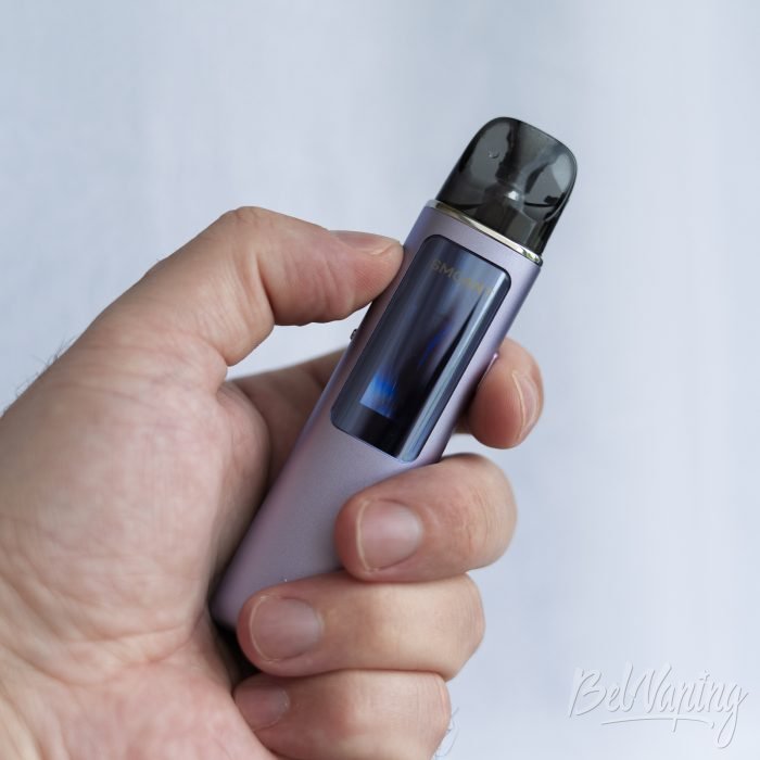 Хват Smoant Racer FLEX в руке при нажатии на кнопку